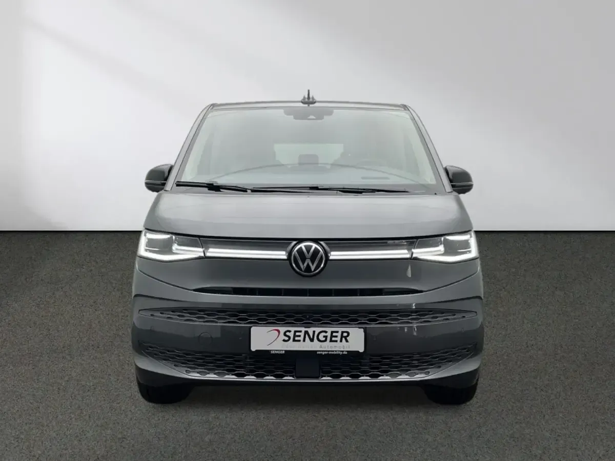 Second-hand VW Multivan Business 150 CP (110 kW) 2025 Gri Monovolum