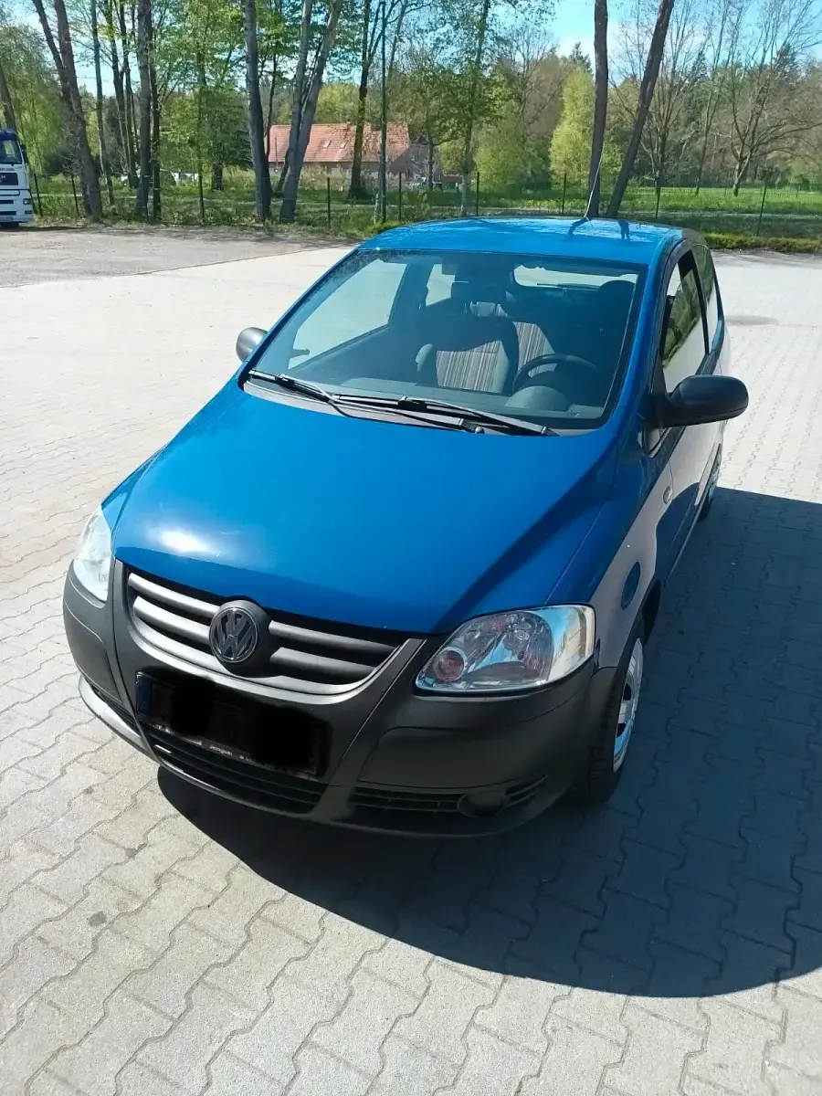 Gebraucht VW Fox 60 PS (44 kW) 2011 Blau Kleinwagen