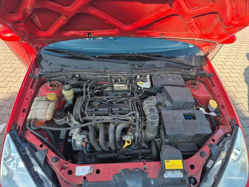 Gebraucht Ford Focus 75 PS (55 kW) 2004 Rot Kleinwagen