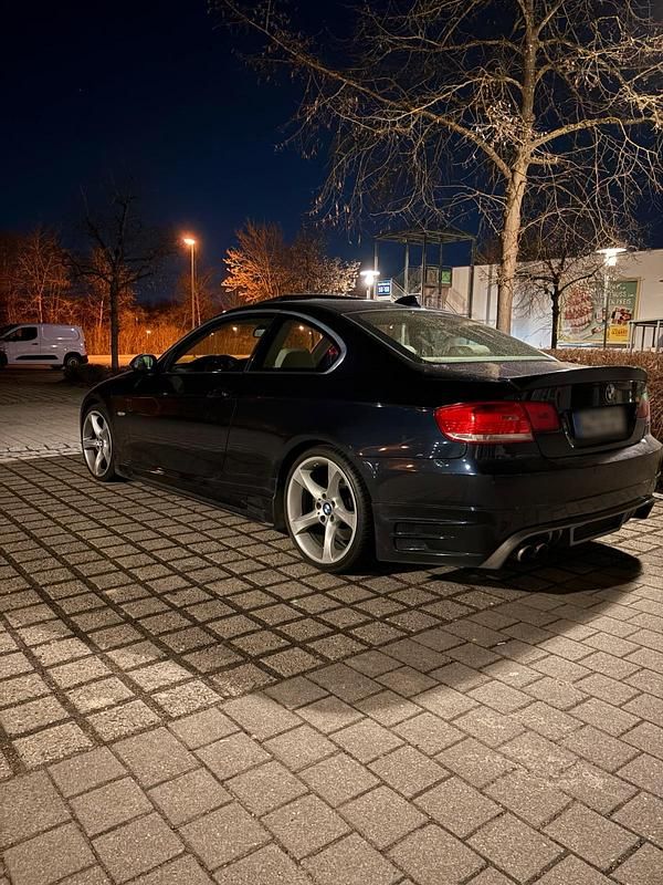 Gebraucht BMW 330 272 PS (200 kW) 2007 Blau Coupé