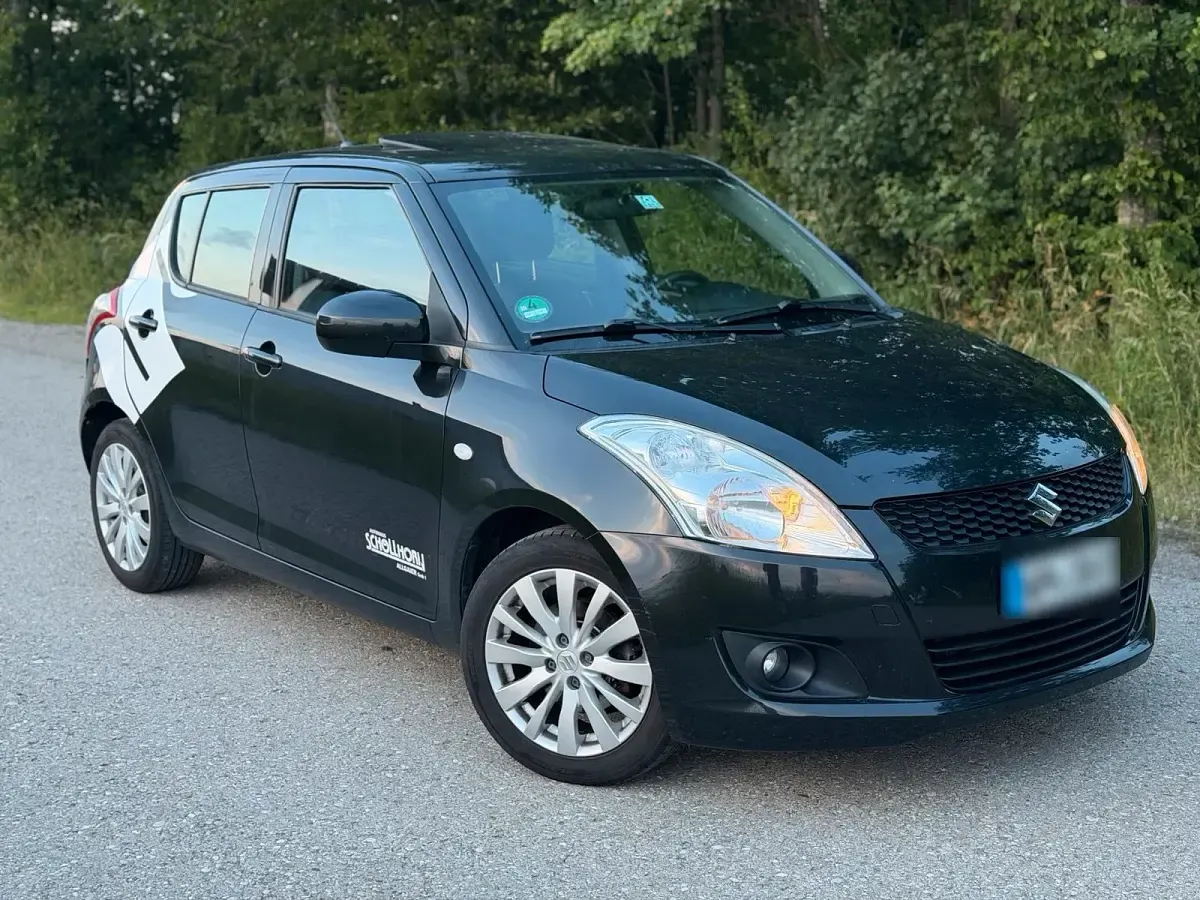 Gebraucht Suzuki Swift 94 PS (69 kW) 2011 Schwarz Kleinwagen