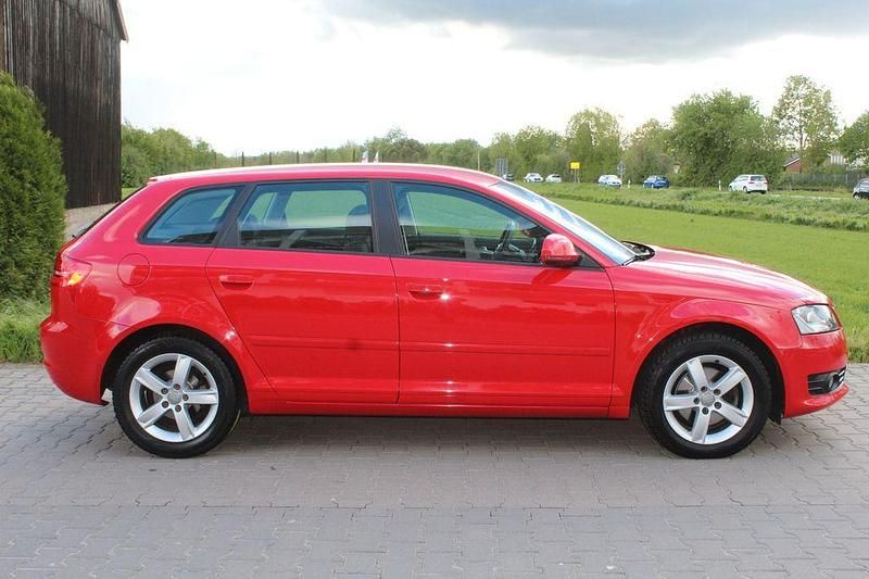 Gebraucht Audi A3 Attraction 125 PS (91 kW) 2009 Rot Kleinwagen
