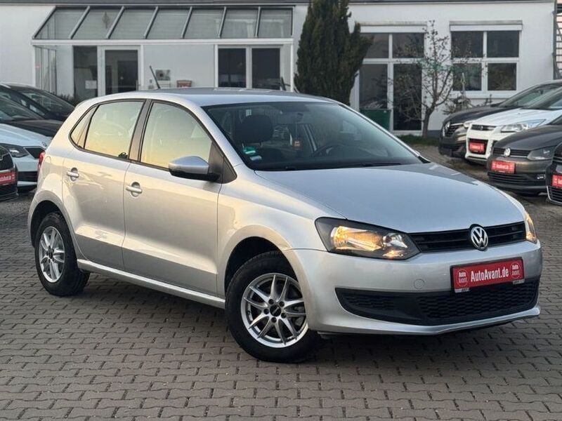 Silber Gebraucht 2010 VW Polo Trendline Limousine | 5.500 € (Guter Preis) - Bild 1/4