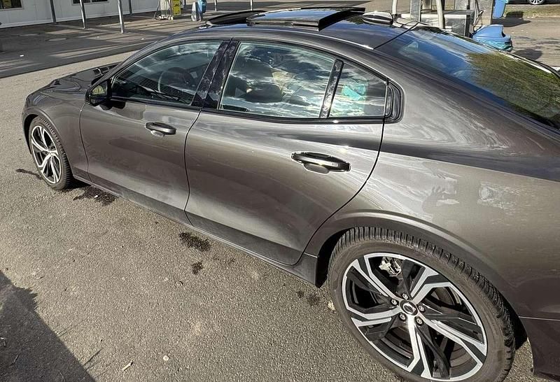 Gebraucht Volvo S60 Ultimate 250 PS (183 kW) 2023 Limousine