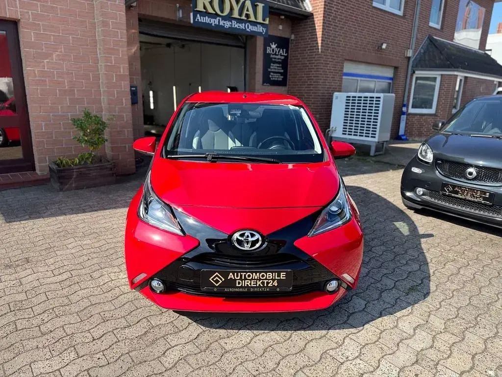 Gebraucht Toyota Aygo Edition-S 69 PS (50 kW) 2016 Rot Kleinwagen