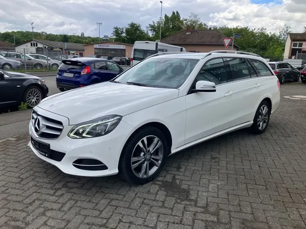 Gebraucht Mercedes E350 Avantgarde 258 PS (189 kW) 2015 Weiß Kombi