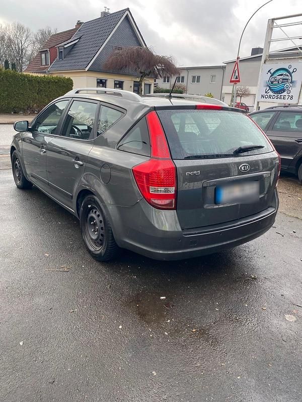 Gebraucht Kia Ceed 115 PS (84 kW) 2012 Braun Kleinwagen