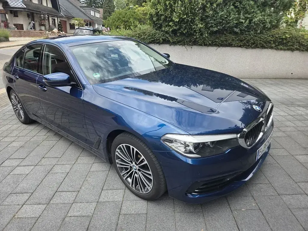 Gebraucht BMW 530e Sport Line 252 PS (185 kW) 2020 Blau Limousine