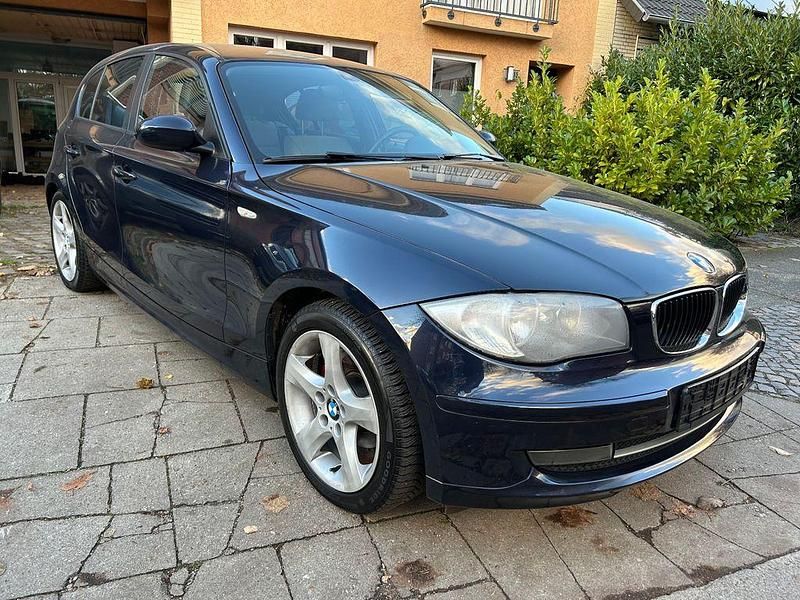 Blau Gebraucht 2009 BMW 118 Advantage Kleinwagen | 3.450 € (Guter Preis) - Bild 1/4