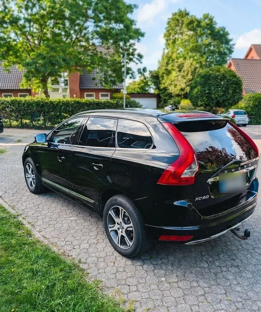 Gebraucht Volvo XC60 190 PS (139 kW) 2016 Schwarz SUV