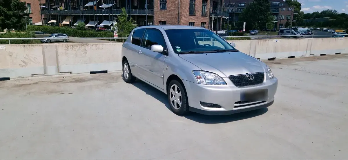 Gebraucht Toyota Corolla 97 PS (71 kW) 2002 Silber Kleinwagen