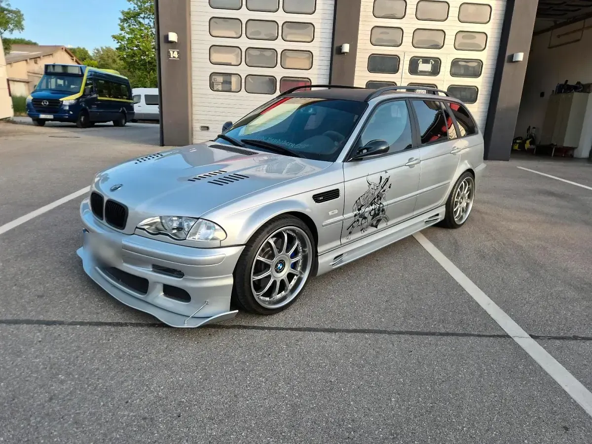 Gebraucht BMW 330 231 PS (169 kW) 2000 Silber Kombi