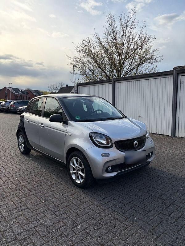 Second-hand Smart ForFour Passion 71 CP (52 kW) 2017 Argintiu Hatchback