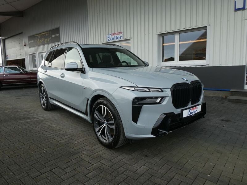 Grau Gebraucht 2024 BMW X7 M Sport SUV | 80.900 € (Superpreis) - Bild 1/4
