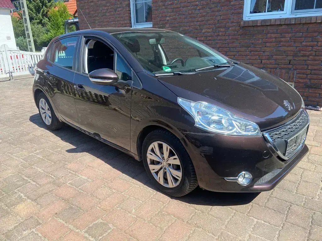 Gebraucht Peugeot 208 Active 68 PS (50 kW) 2013 Kleinwagen