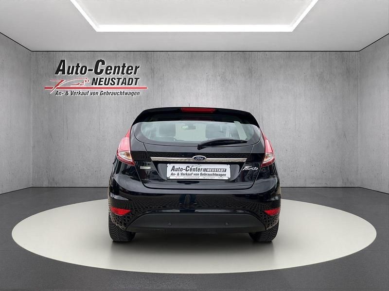 Gebraucht Ford Fiesta Titanium 120 PS (88 kW) 2015 Schwarz Kleinwagen