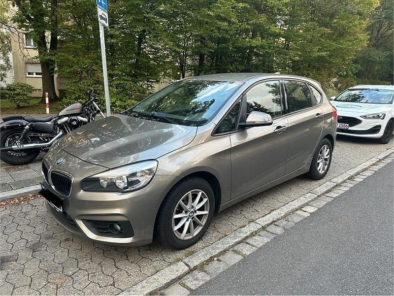 Braun Gebraucht 2017 BMW 218 Limousine | 13.500 € (Guter Preis) - Bild 1/4
