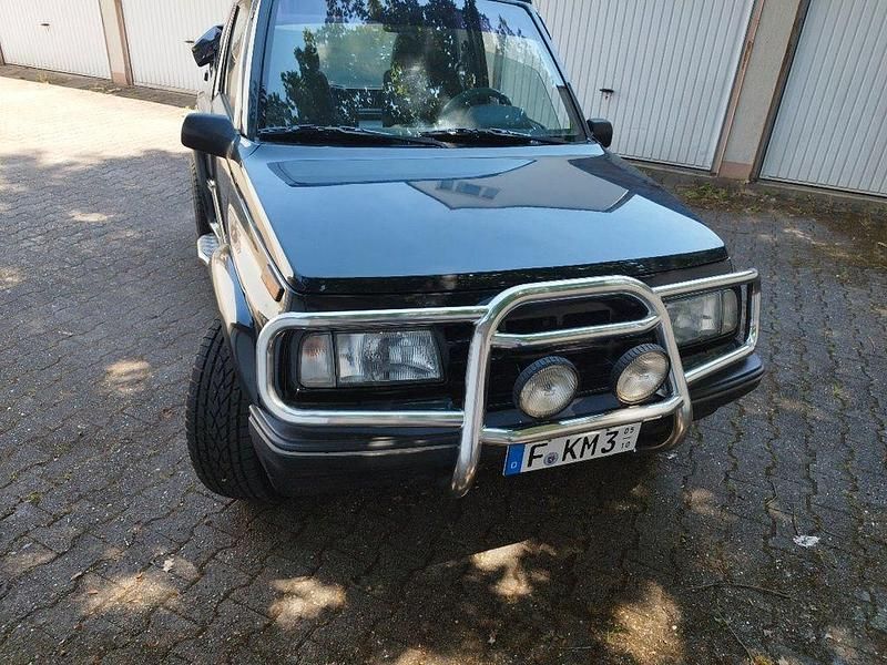 Schwarz Gebraucht 1992 Suzuki Vitara SUV | 6.990 € - Bild 1/4
