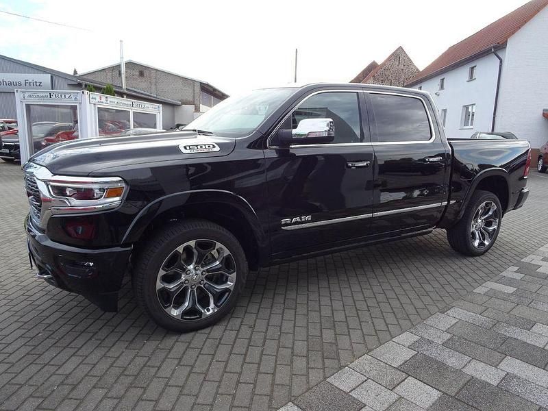 Gebraucht Dodge Ram Limited 264 PS (194 kW) 2024 Diamond black (metallic) Abholung