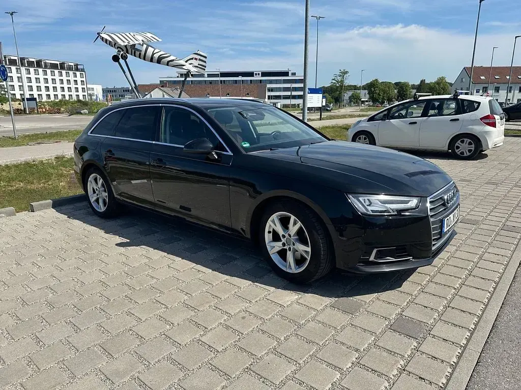 Gebraucht Audi A4 Sport 150 PS (110 kW) 2018 Schwarz Kombi