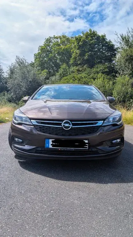 Gebraucht Opel Astra Edition 150 PS (110 kW) 2016 Braun Limousine
