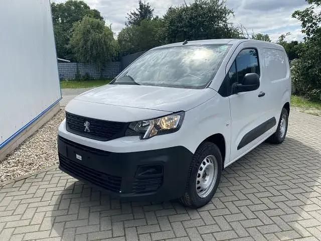 Kaolin weiß Gebraucht 2023 Peugeot E-Partner Premium Van / Kleinbus | 20.900 € (Guter Preis) - Bild 1/4