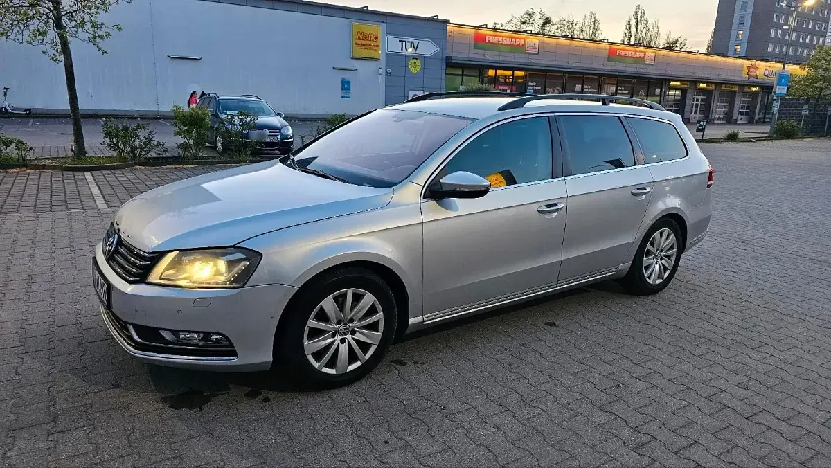 Gebraucht VW Passat 140 PS (102 kW) 2013 Silber Kombi