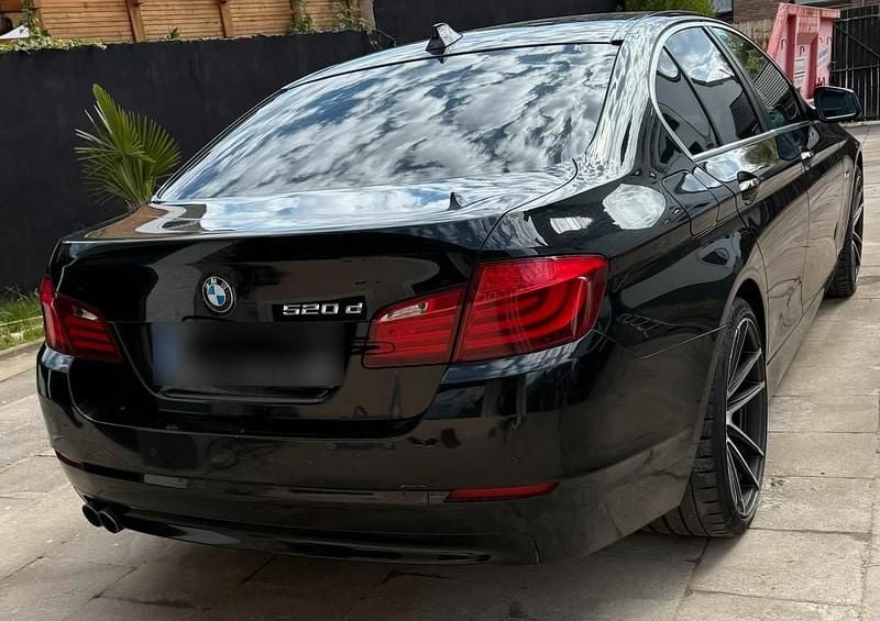 Second-hand BMW 525 218 CP (160 kW) 2011 Negru Berlinǎ