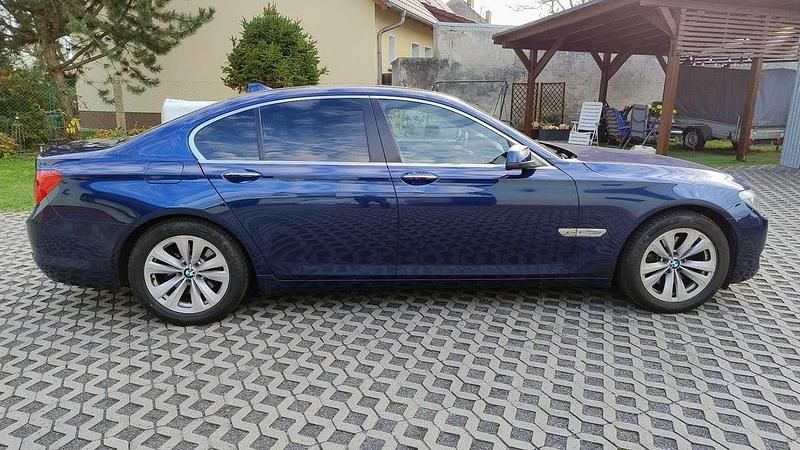 Gebraucht BMW 740L 306 PS (225 kW) 2012 Blau Limousine