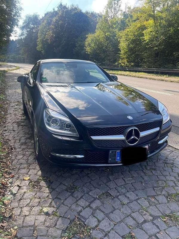 Schwarz Gebraucht 2011 Mercedes SLK200 Cabrio | 16.500 € (Fairer Preis) - Bild 1/4