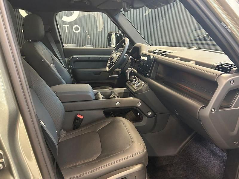 Gebraucht Land Rover Defender SE Dynamic 249 PS (183 kW) 2025 Grün SUV