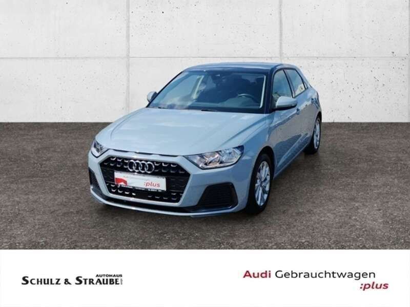 Pfeilgrau perleffekt (metallic) Gebraucht 2022 Audi A1 Sportback Advanced Plus Kleinwagen | 19.795 € (Fairer Preis) - Bild 1/4