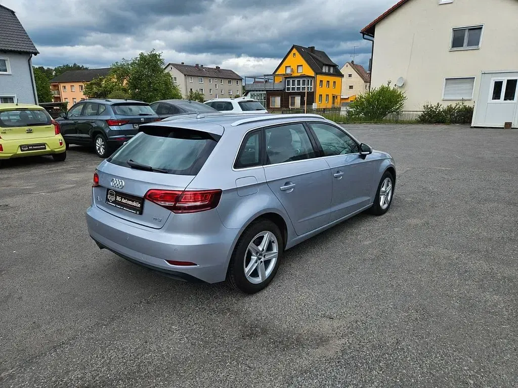 Gebraucht Audi A3 Basis 150 PS (110 kW) 2017 Silber Limousine