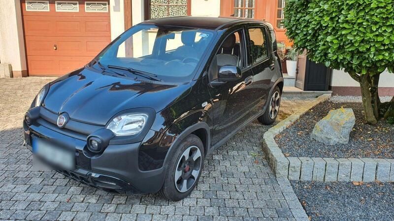 Schwarz Gebraucht 2024 Fiat Panda Cross Cross Kleinwagen | 13.950 € (Fairer Preis) - Bild 1/4