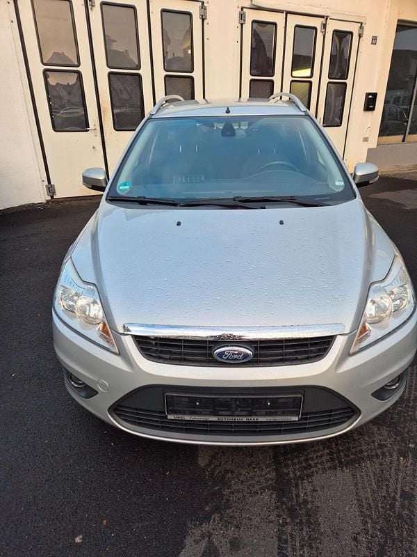 Używany Ford Focus 101 KM (74 kW) 2008 Srebrny Kombi