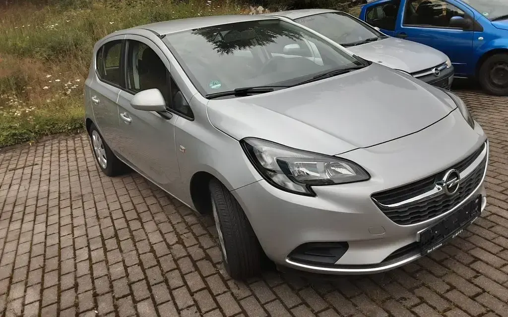 Gebraucht Opel Corsa Color Edition 69 PS (50 kW) 2015 Silber Kleinwagen