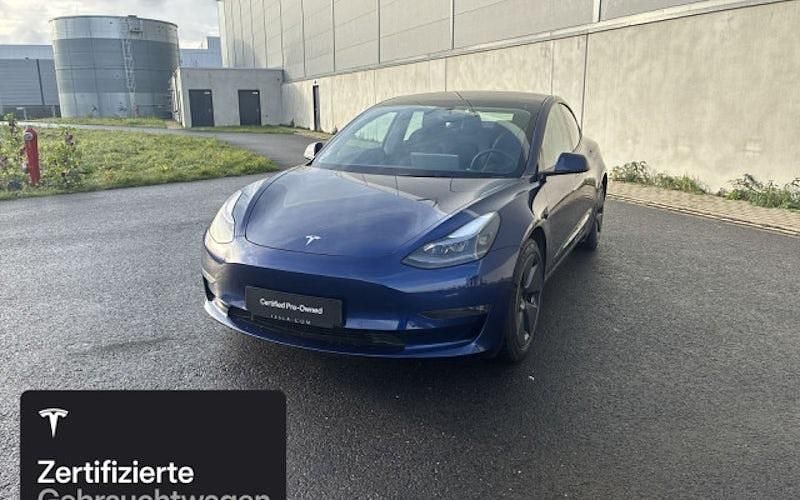 Blau Gebraucht 2021 Tesla Model 3 Long Range RWD Limousine | 26.200 € (Fairer Preis) - Bild 1/4