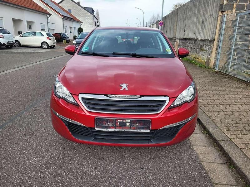 Gebraucht Peugeot 308 131 PS (96 kW) 2016 Rot Limousine