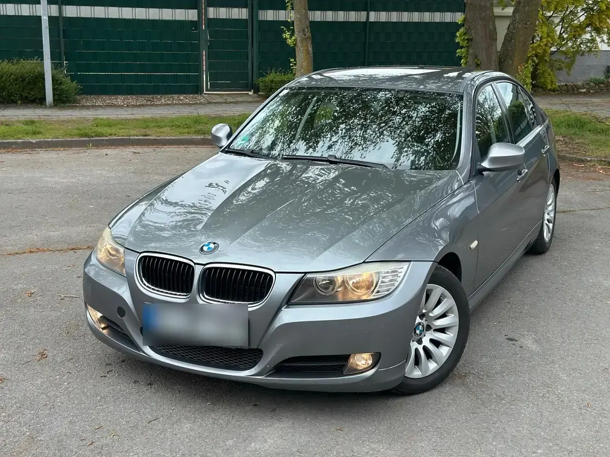 Second-hand BMW 320 170 CP (125 kW) 2010 Gri Berlinǎ