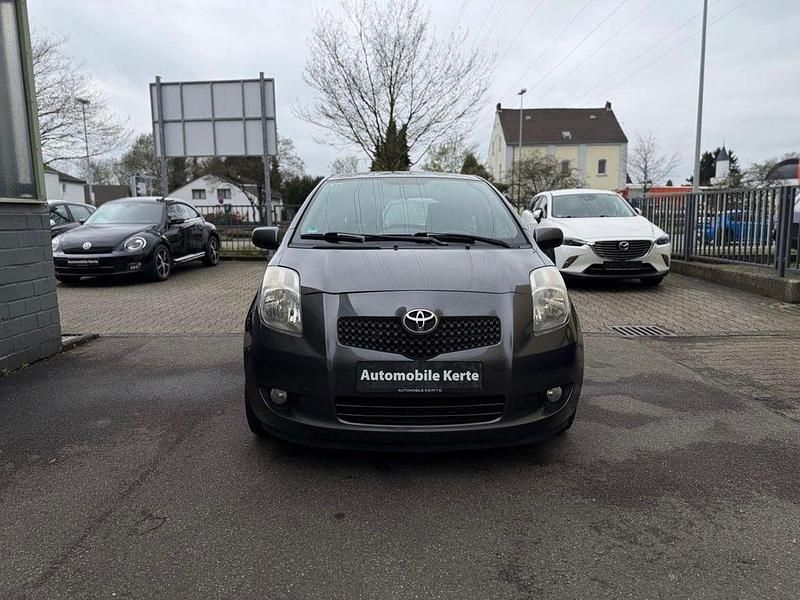 Gebraucht Toyota Yaris Team 69 PS (50 kW) 2008 Grau Kleinwagen