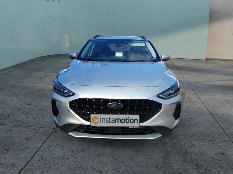 Gebraucht Ford Focus Active X 125 PS (91 kW) 2023 Silber Limousine