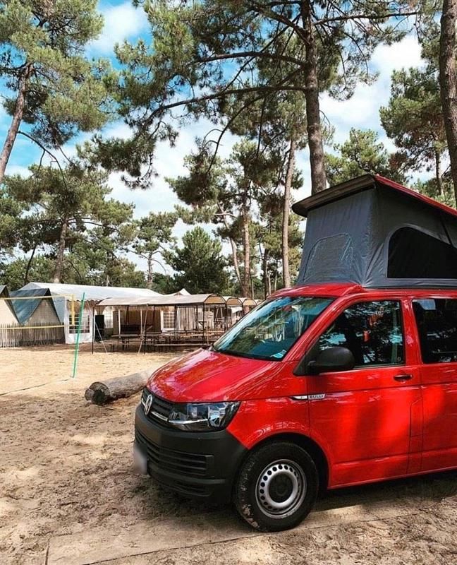 Gebraucht VW Transporter 102 PS (75 kW) 2016 Rot Van