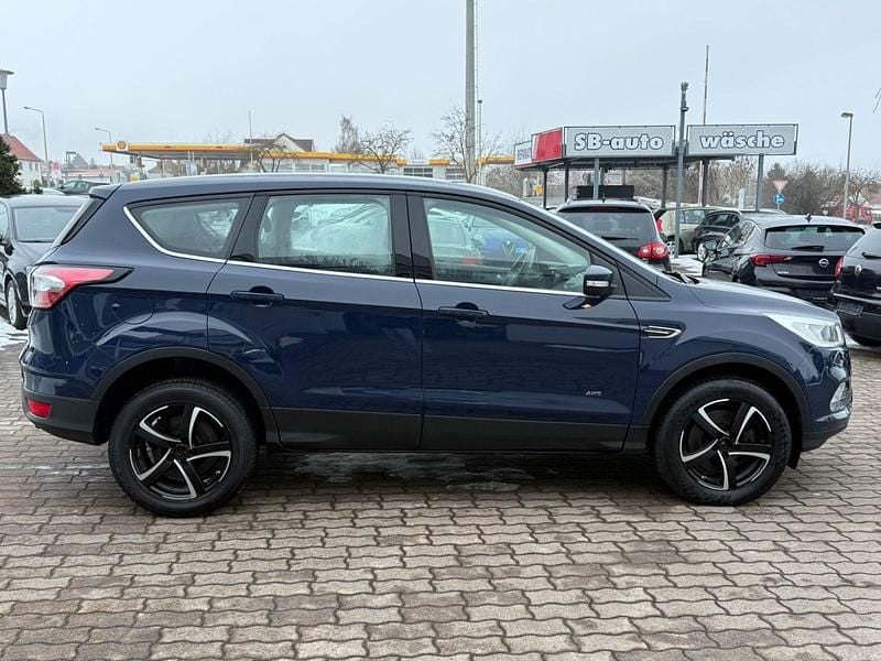 Gebraucht Ford Kuga Trend 182 PS (133 kW) 2017 Blau SUV