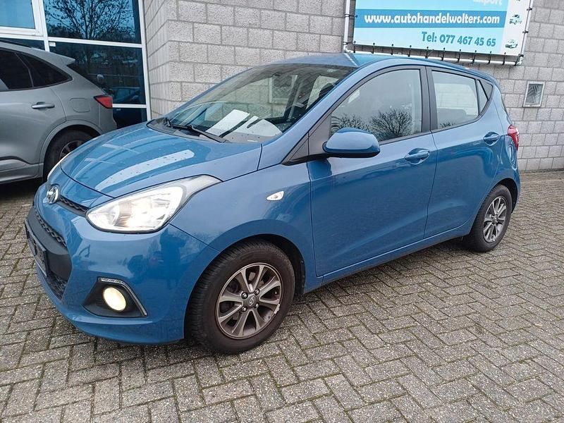 Gebraucht Hyundai i10 Intro Edition 67 PS (49 kW) 2014 Blau Kleinwagen