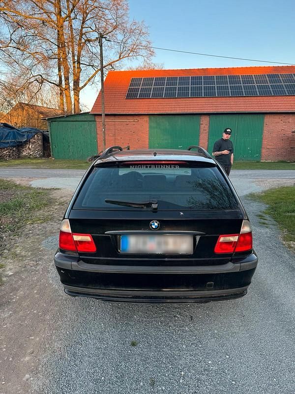 Gebraucht BMW 320 170 PS (125 kW) 2001 Schwarz Kombi