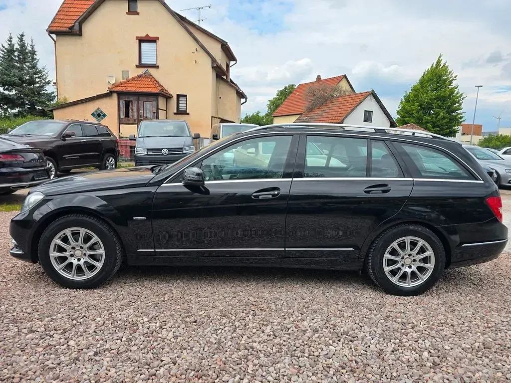 Gebraucht Mercedes C180 156 PS (114 kW) 2012 Schwarz Kombi