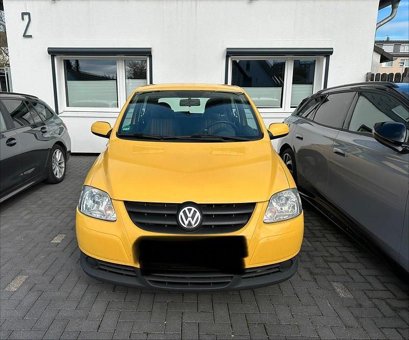 Gebraucht VW Fox 54 PS (39 kW) 2006 Gelb Kleinwagen