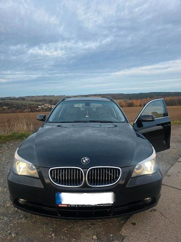 Schwarz Gebraucht 2025 BMW 525 Kombi | 4.000 € - Bild 1/4