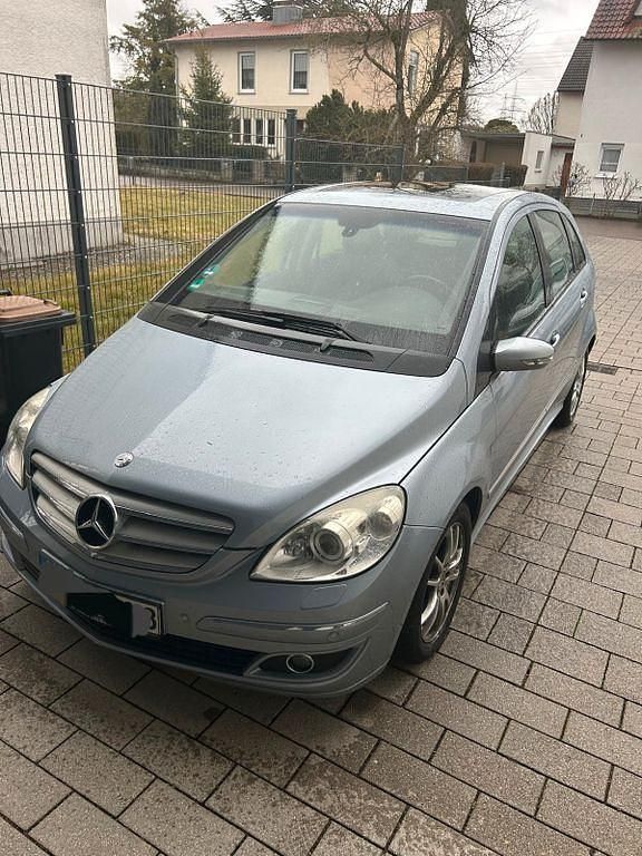 Gebraucht Mercedes B200 140 PS (102 kW) 2005 Blau Van / Kleinbus