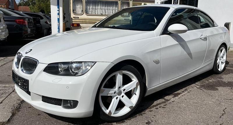 Weiß Gebraucht 2009 BMW 320 Cabriolet Performance Cabrio | 13.400 € (Etwas zu teuer) - Bild 1/4